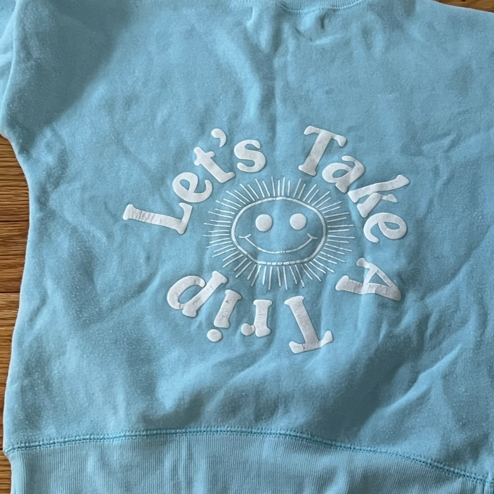 Vintage Havana Light Blue Kids Sweatshirt with Graphic